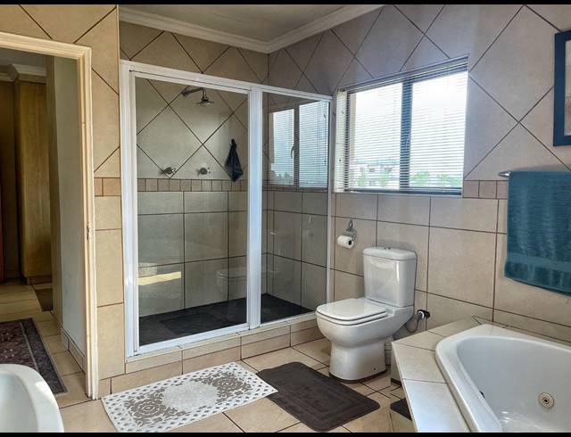 4 BEDROOM HOUSE FOR SALE IN THREE RIVERS EAST